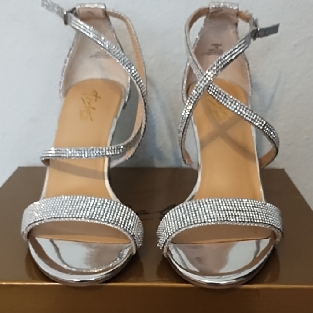 Thalia Sodi Elegant Silver Strappy Heels, Darria4F, size 7M